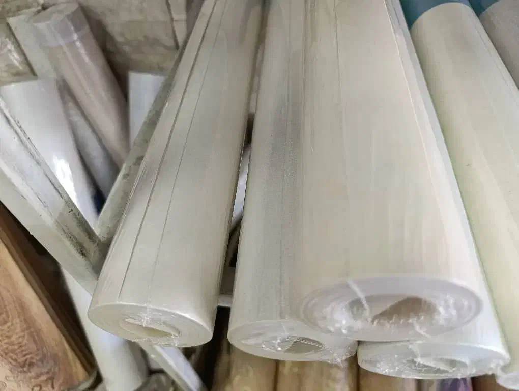 حراجی کاغذ دیواری ساده شاین دار 580هزاری فقط 450|خدمات پیشه و مهارت|جوانرود, |دیوار