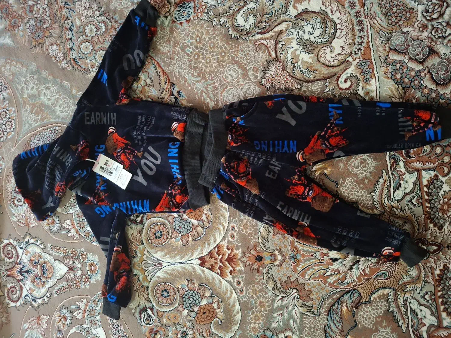 لباس دورومخمل|کفش و لباس بچه|برخوار, |دیوار