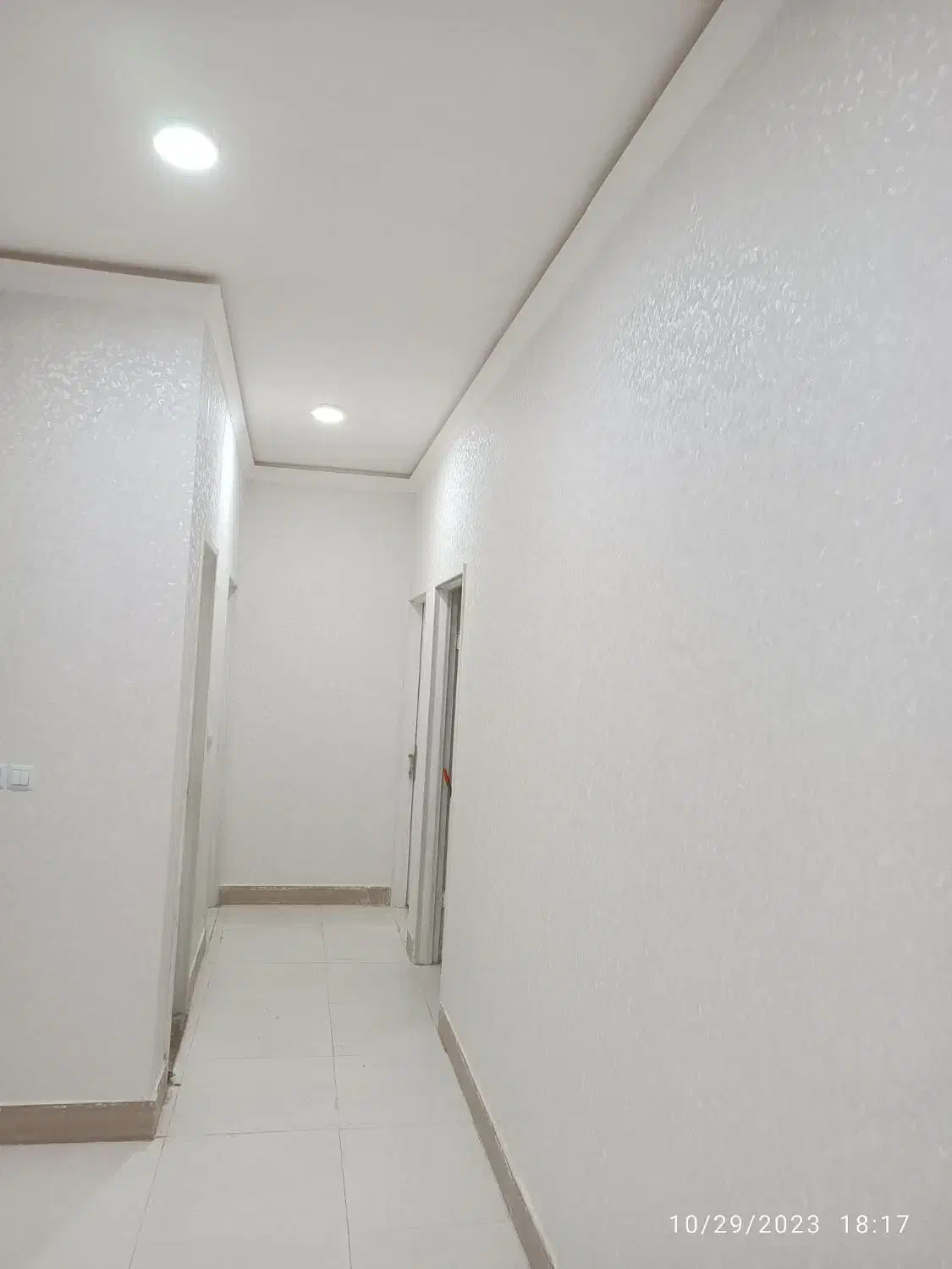 کاغذ دیواری پتینه/سفید/ساده|مصالح و تجهیزات ساختمان|آبادان, |دیوار