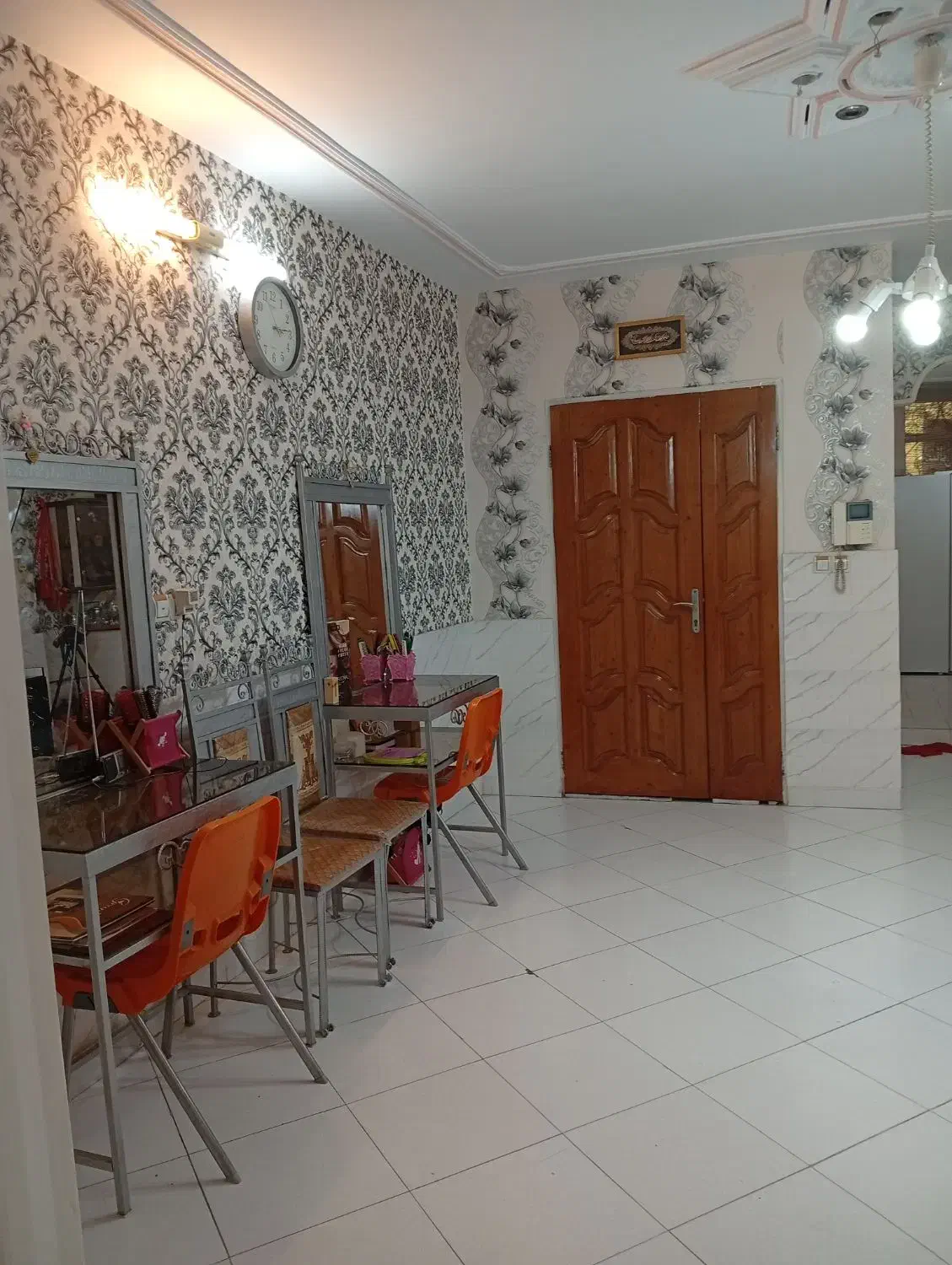 سالن زیبایی بیش از 10 سال سابقه آرایشگاه|اجارهٔ دفتر کار، اتاق اداری، مطب|تهران, چهارصد دستگاه|دیوار