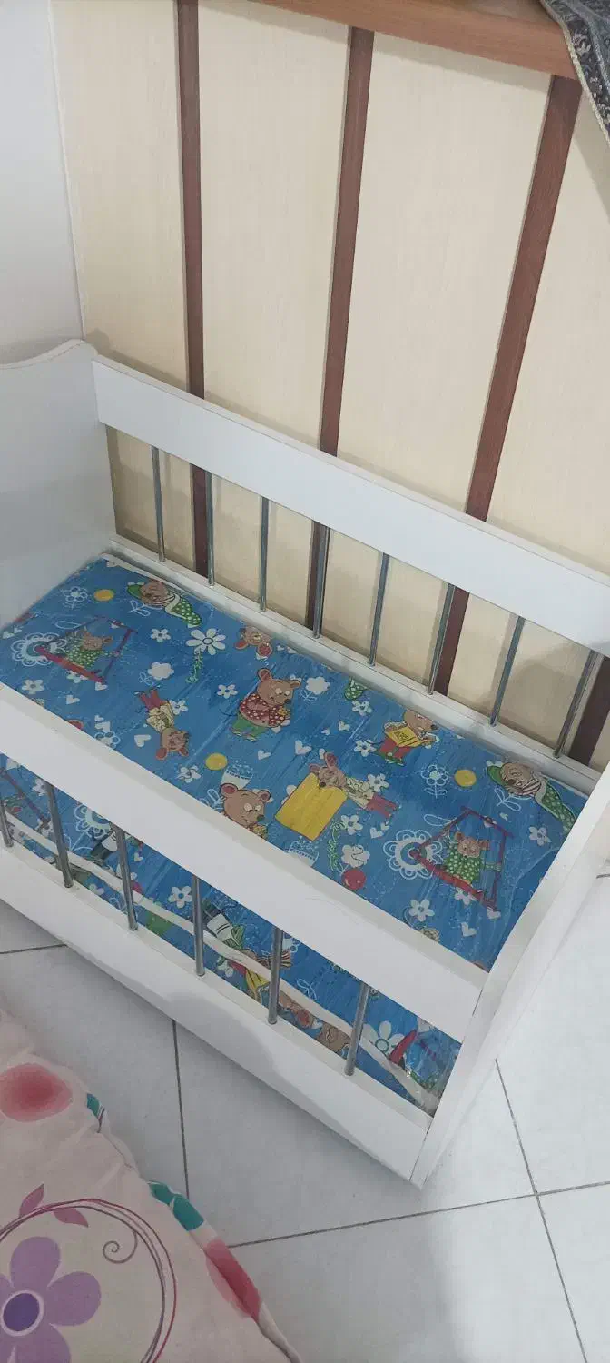 تخت خواب نوزاد نوجوان|تخت و سرویس خواب|مشهد, ولیعصر (شهرک غرب)|دیوار