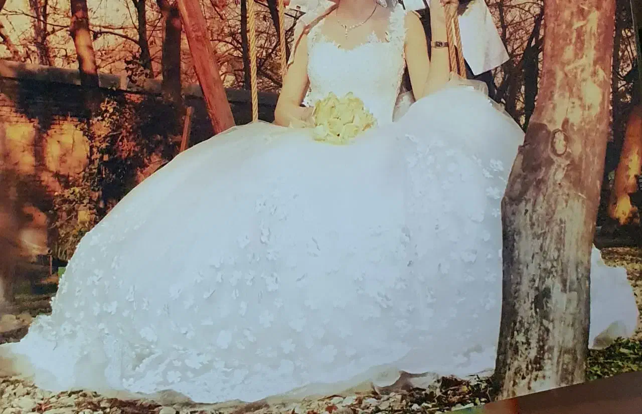 لباس عروس|لباس|ری, فیروزآبادی|دیوار