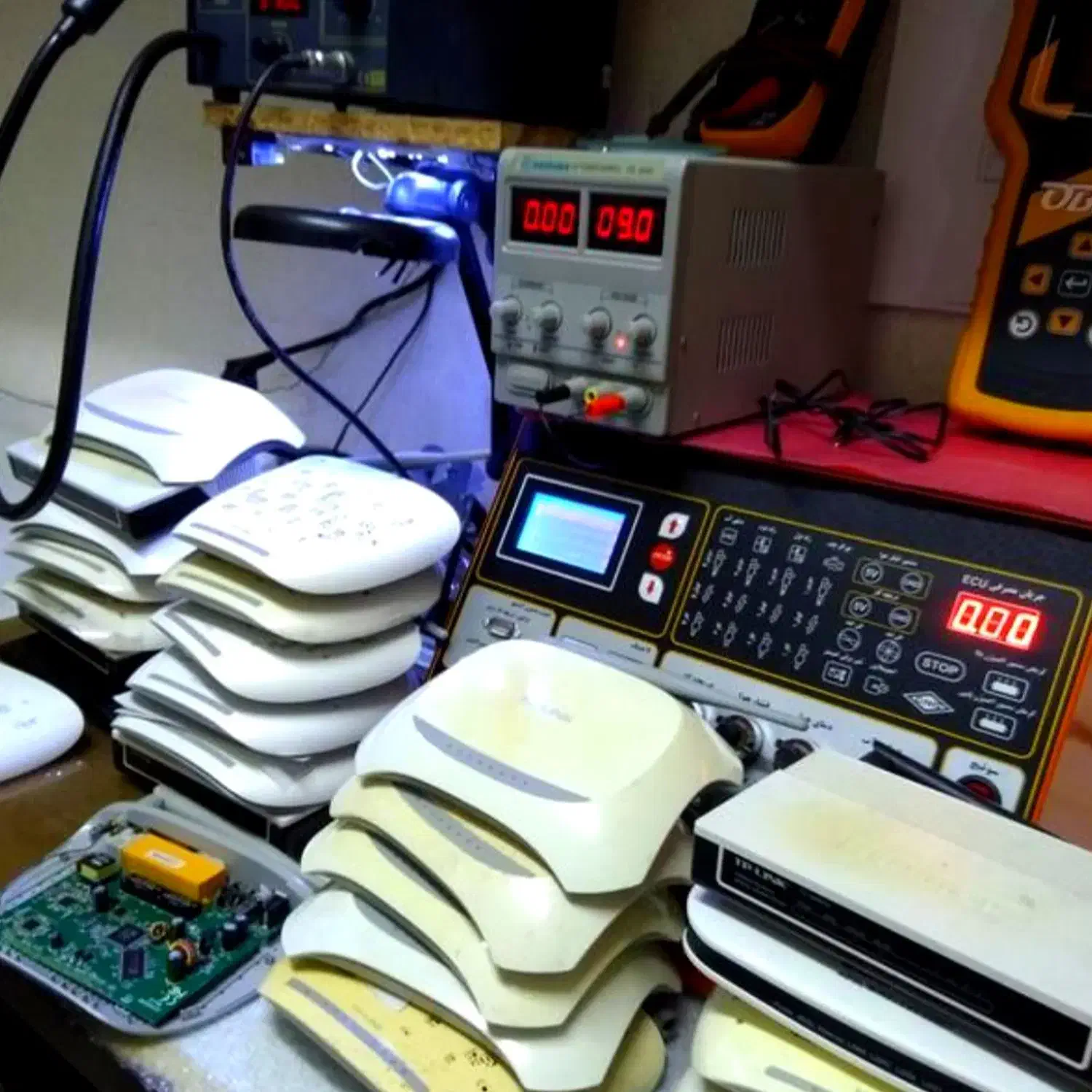 تعمیرات تخصصی انواع مودم و روتر|خدمات رایانهای و موبایل|کاشان, میدانگاه آقا|دیوار