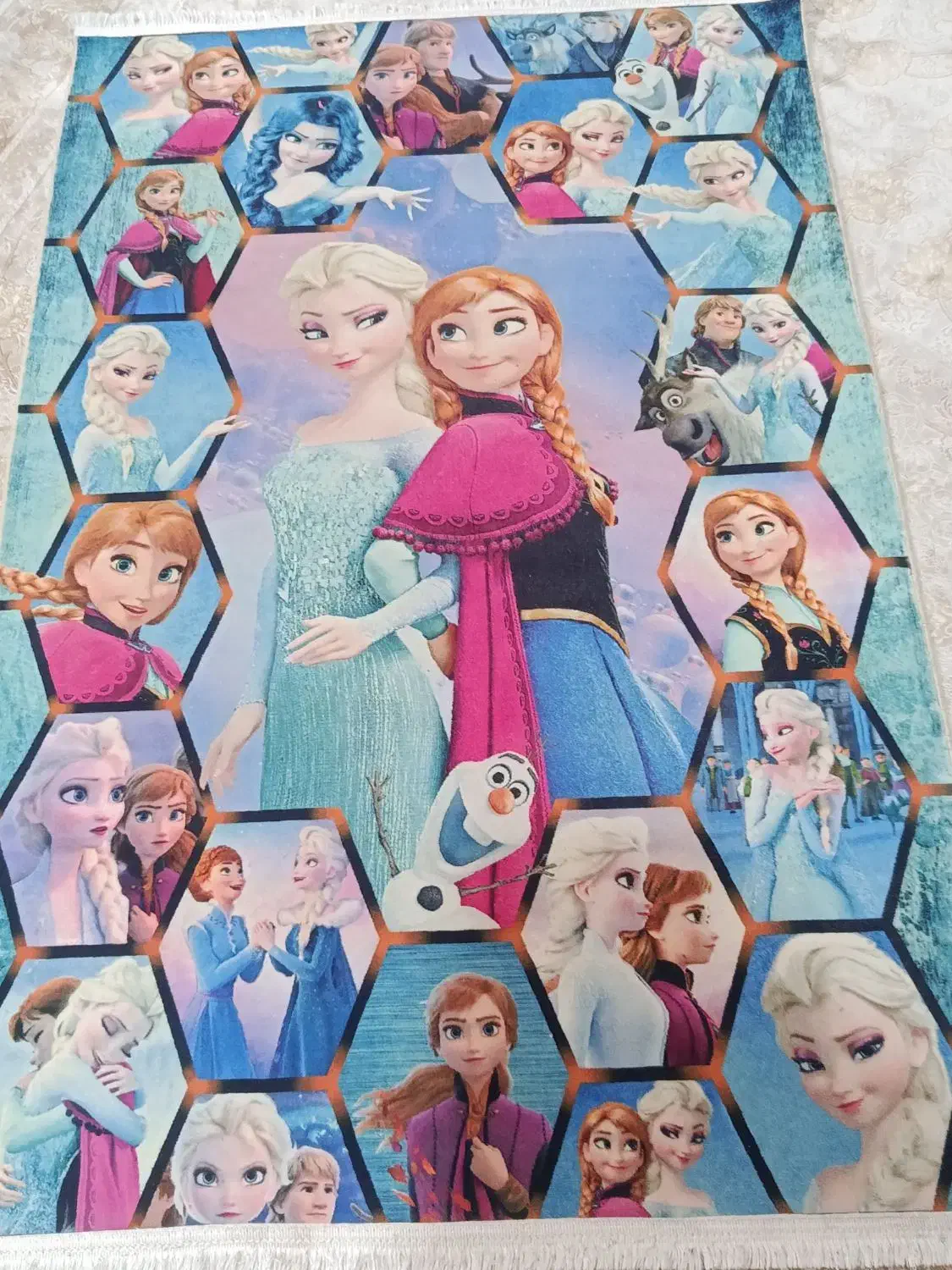 فرش کودک|فرش|قم, چهل درخت‎|دیوار