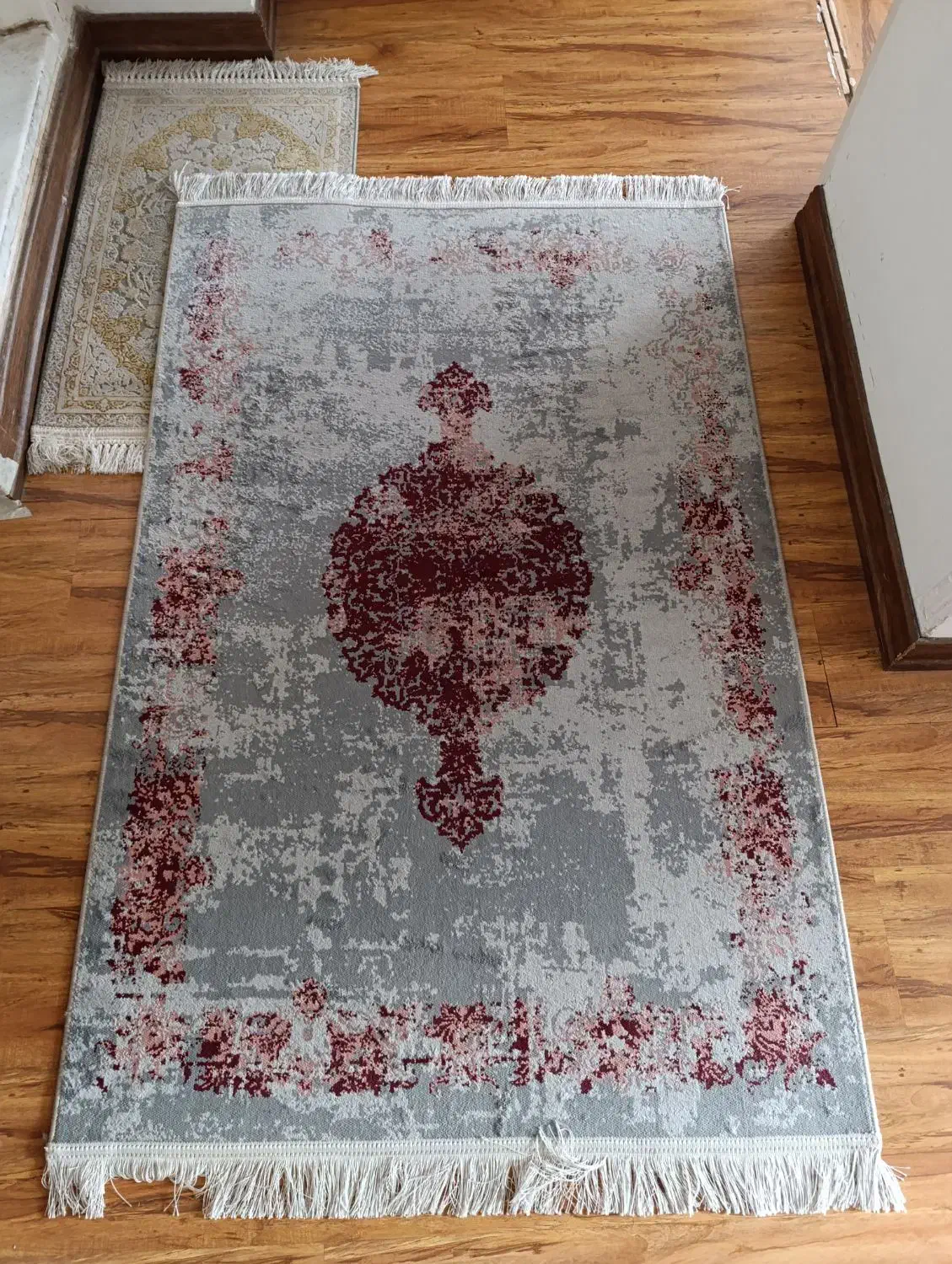 یک عدد فرش|فرش|کرج, گلستان|دیوار