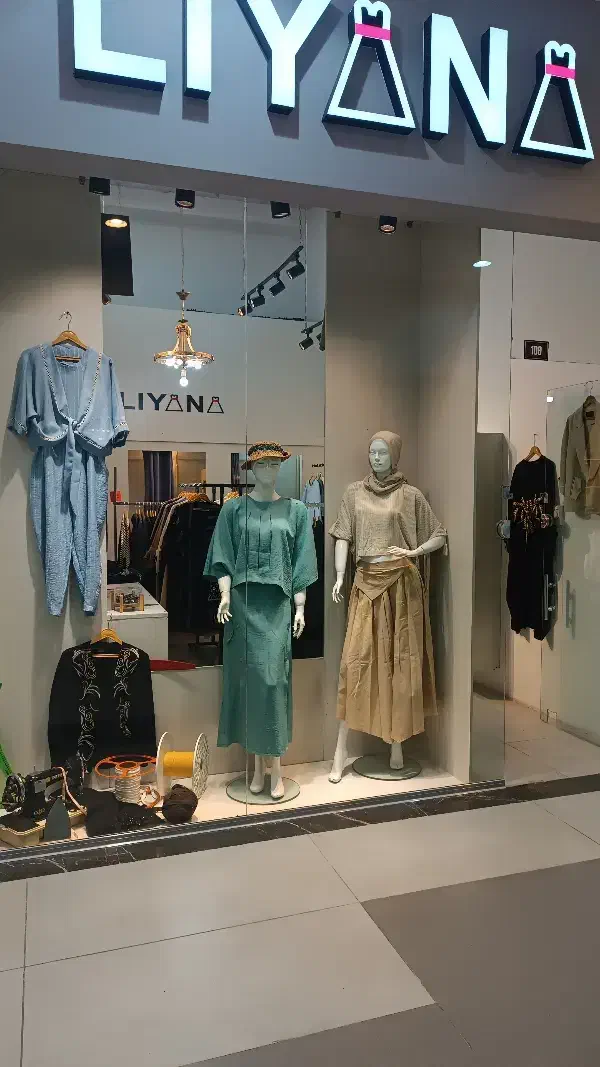 فروشنده خانم جهت مانتو فروشی|استخدام خدمات فروشگاه و رستوران|تهران, باشگاه نفت|دیوار