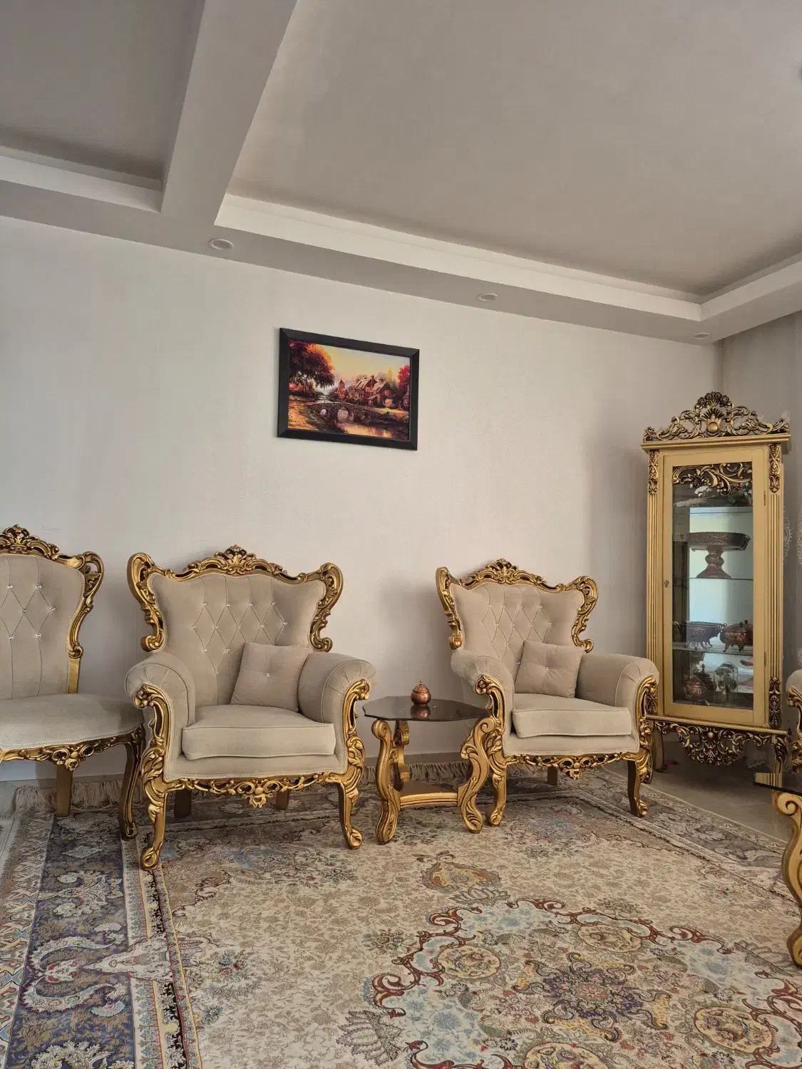 مبل سلطنتی و ویترین گنجه و آینه شمدون|مبلمان خانگی و میز عسلی|قائن, |دیوار
