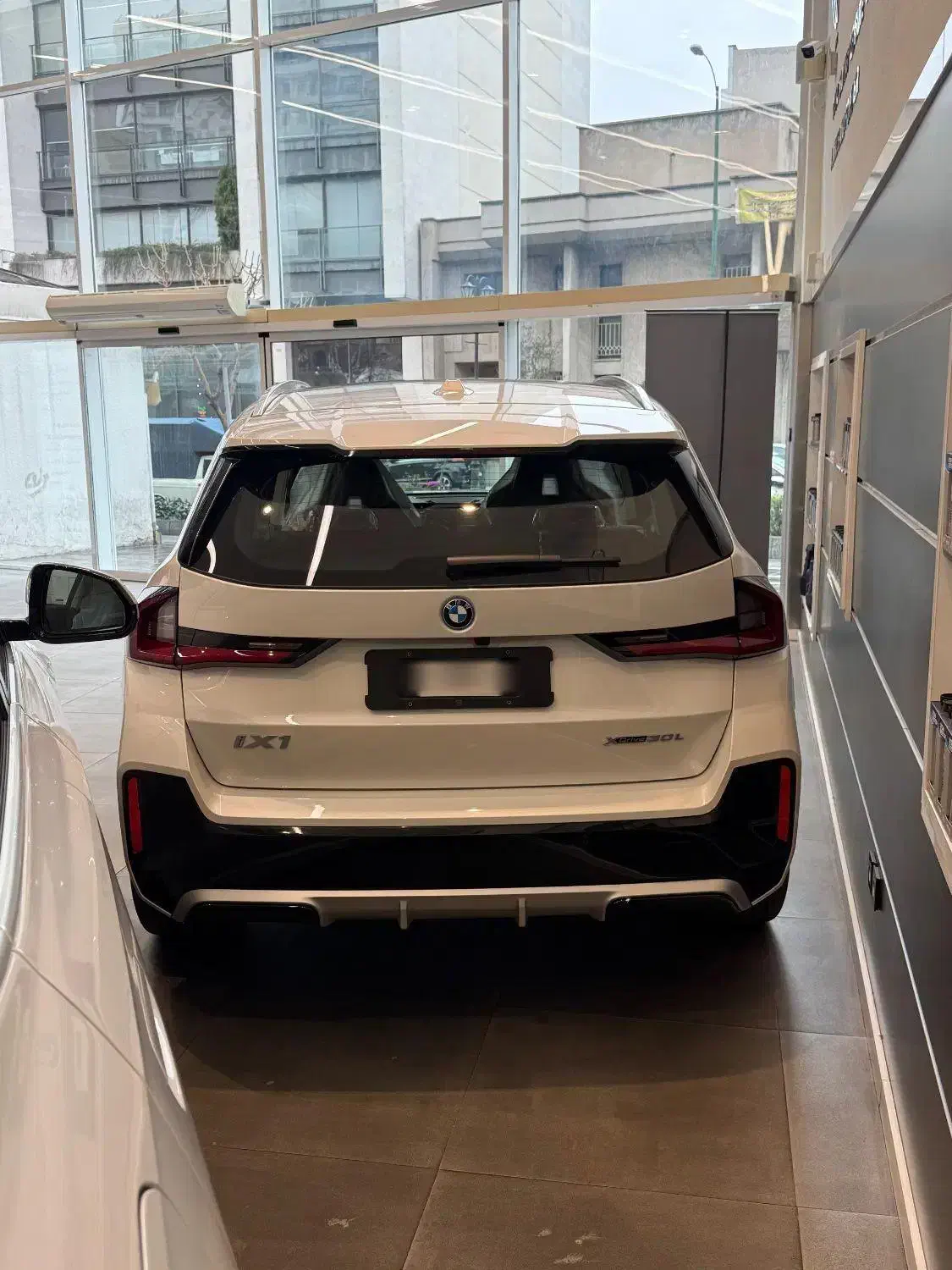 BMW IX1 30L با هارمن و هداپ|خودرو سواری و وانت|تهران, نیاوران|دیوار