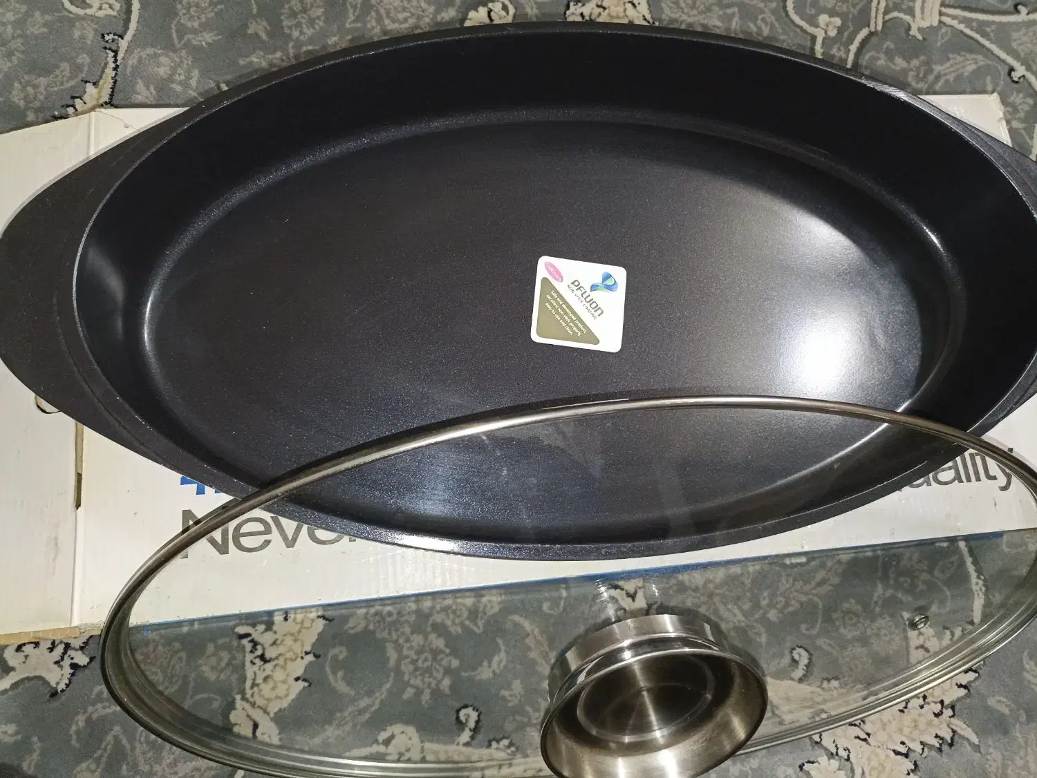 تابه ماهی سرخ کن|ظروف پخت‌وپز|آفتاب, |دیوار