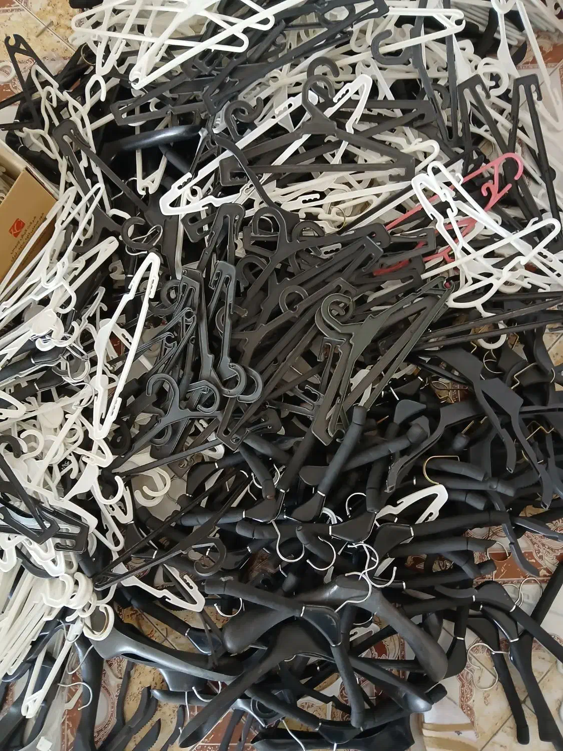 چوب لباسی|بندرخت و رختآویز|نظرآباد, نظرآباد|دیوار