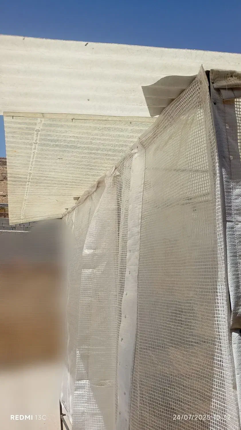 تخت آهنی|تخت و سرویس خواب|شیراز, فرودگاه شهید دستغیب شیراز|دیوار