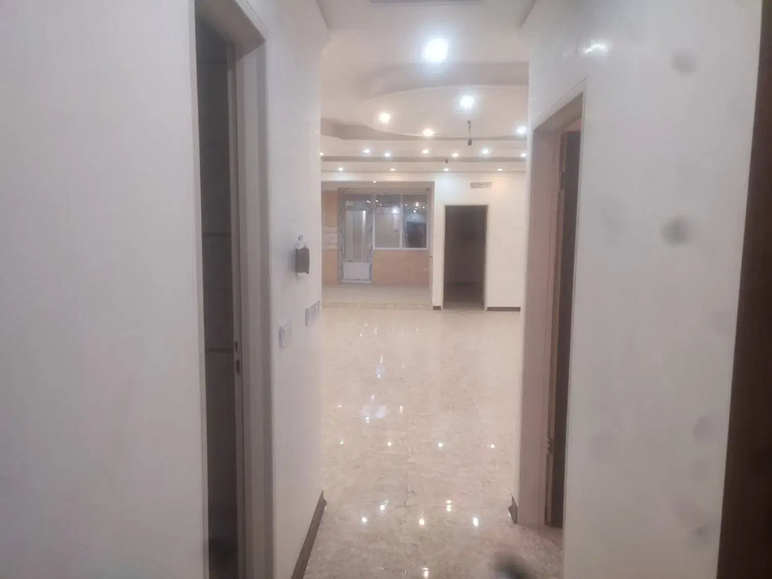 اپارتمان 101متری سندار صالحیه|فروش آپارتمان|بهارستان, |دیوار