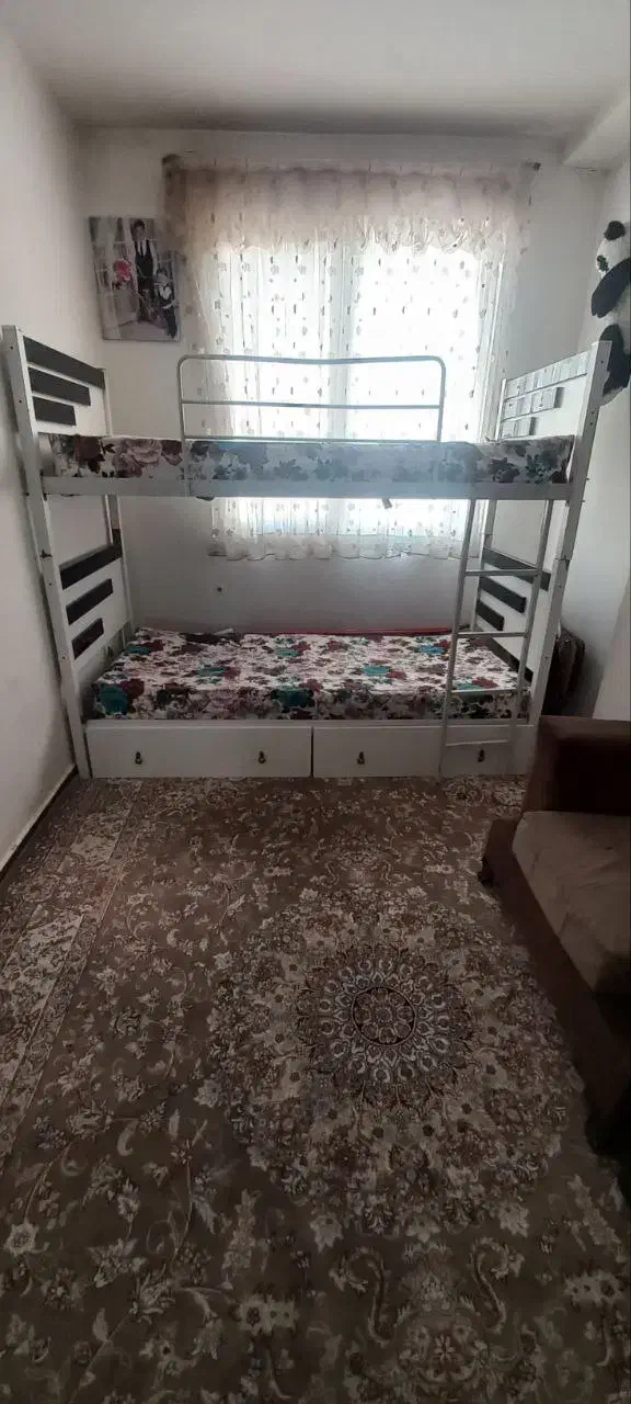 تخت دو نفره چوبی فلزی|تخت و سرویس خواب|اشتهارد, |دیوار