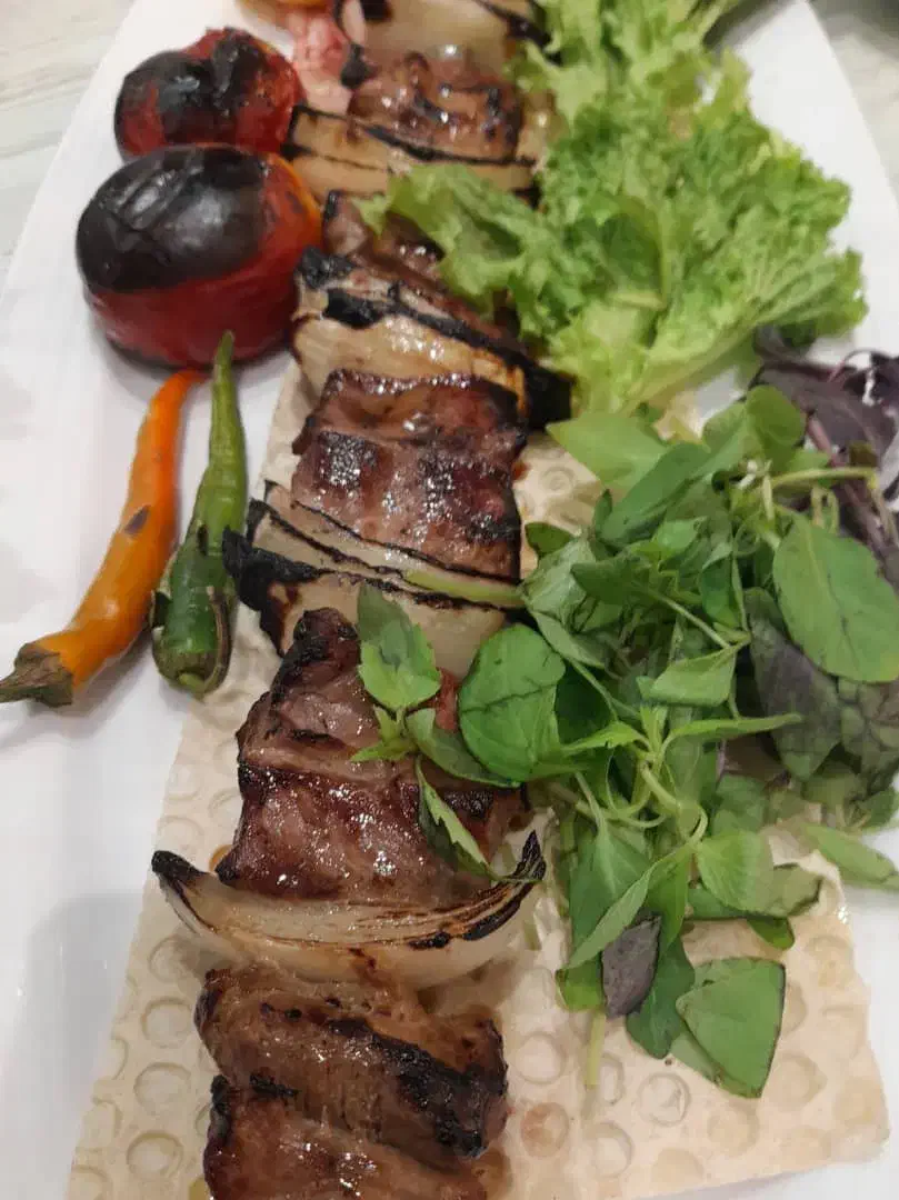 آشپز و کمک آشپز و سالن دار|استخدام خدمات فروشگاه و رستوران|هشتگرد, تهران دشت|دیوار