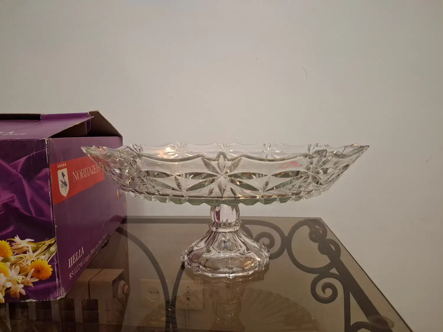 ظرف پایه دار میوه خوری یا شیرینی خوری کاملا نو|ظروف سرو و پذیرایی|اصفهان, باغ دریاچه|دیوار