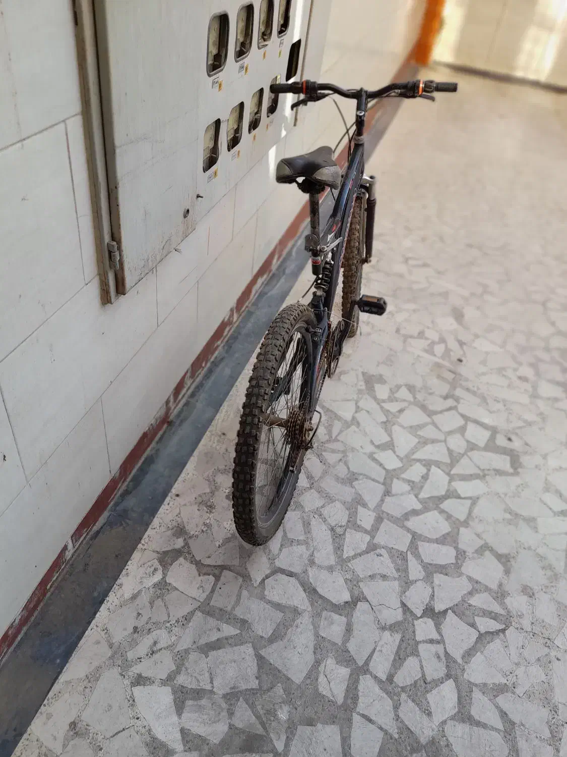 با سلام دوچرخه سالم لاستیک ها نو|دوچرخه، اسکیت، اسکوتر|کرج, بنیاد|دیوار