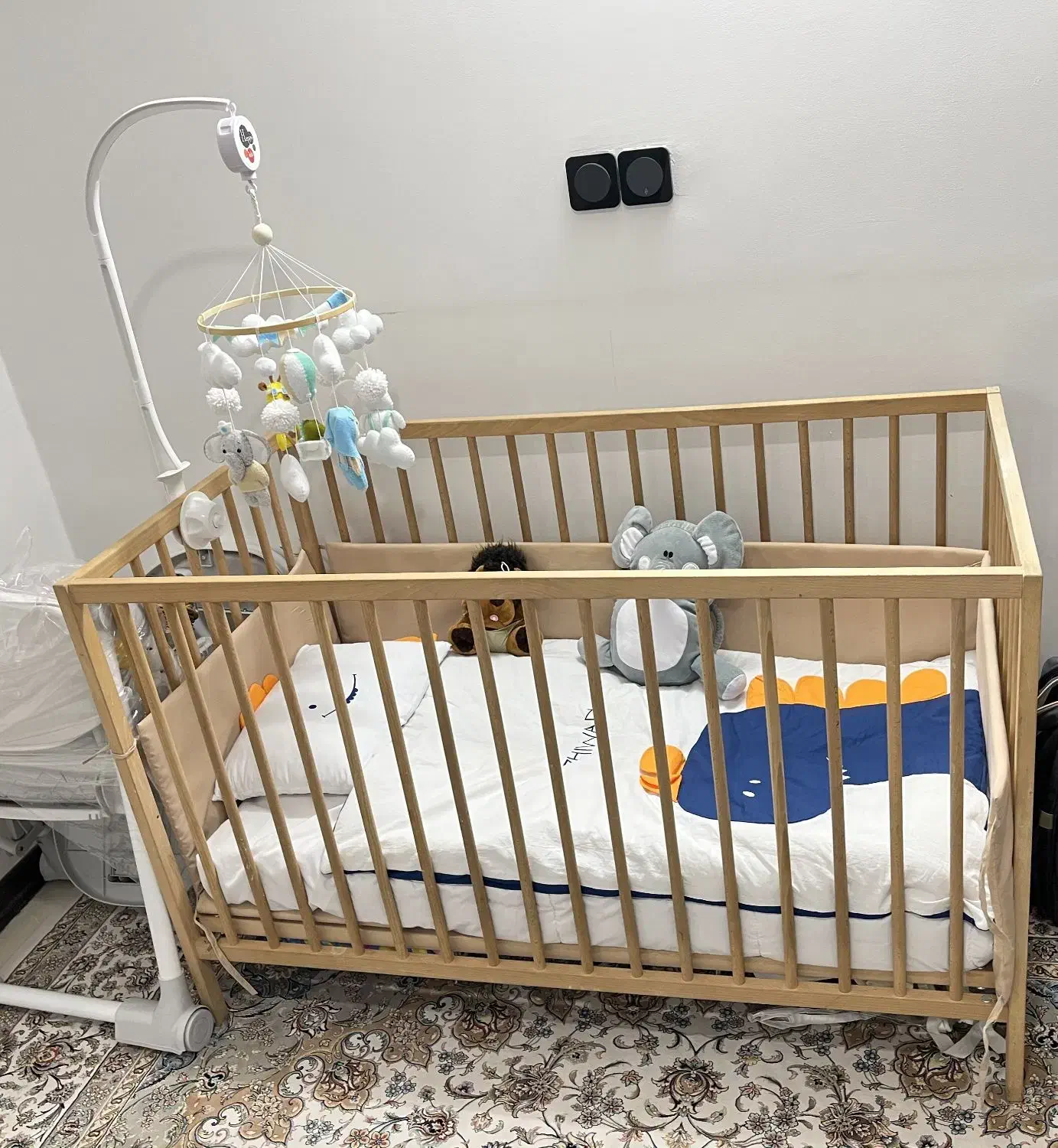 تخت کودک برند ایکیا|تخت و صندلی بچه|شیراز, ریشمک|دیوار