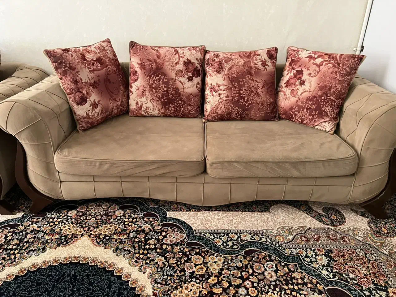 مبل ۷نفره|مبلمان خانگی و میز عسلی|شیراز, محراب|دیوار