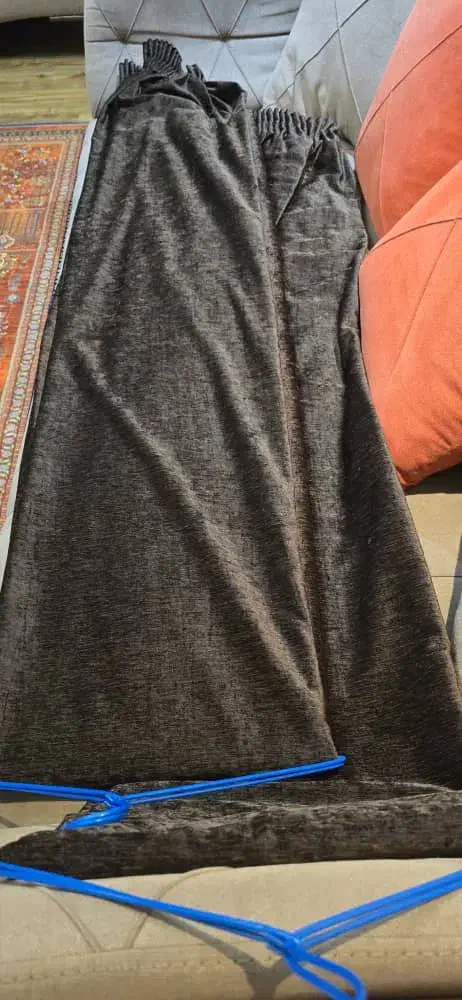 ۲ عدد کنار پرده ای مخمل در حد نو|پرده، رانر، رومیزی|کرج, گوهردشت|دیوار