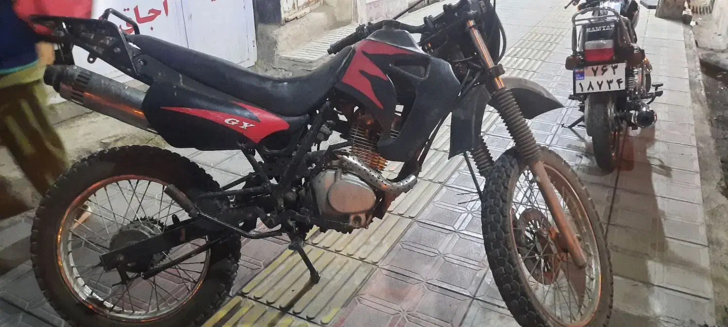 تریل ۲۰۰ دنده جرخشی|موتورسیکلت|قائن, |دیوار