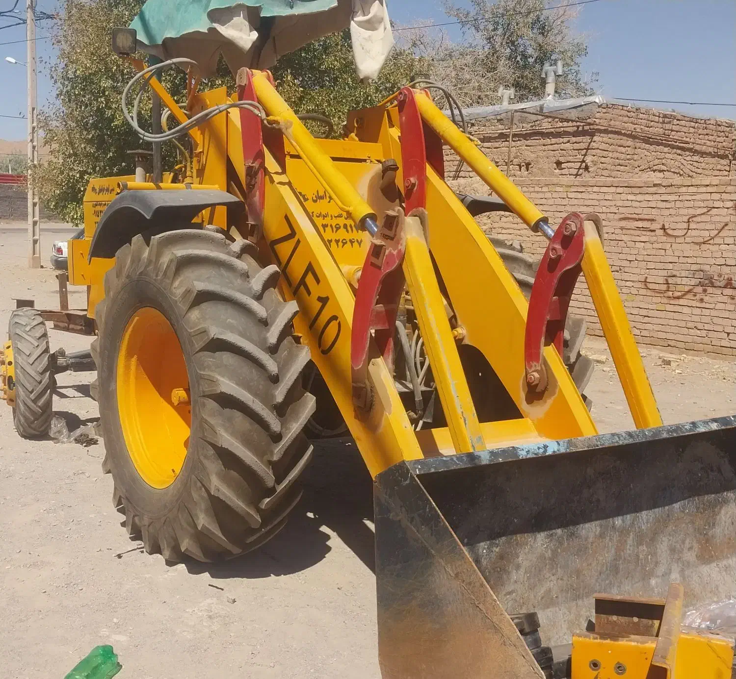 تراکتوررومانی بیل عقب آیفا کمپرسی|خودرو سنگین|تربت جام, میان جام|دیوار