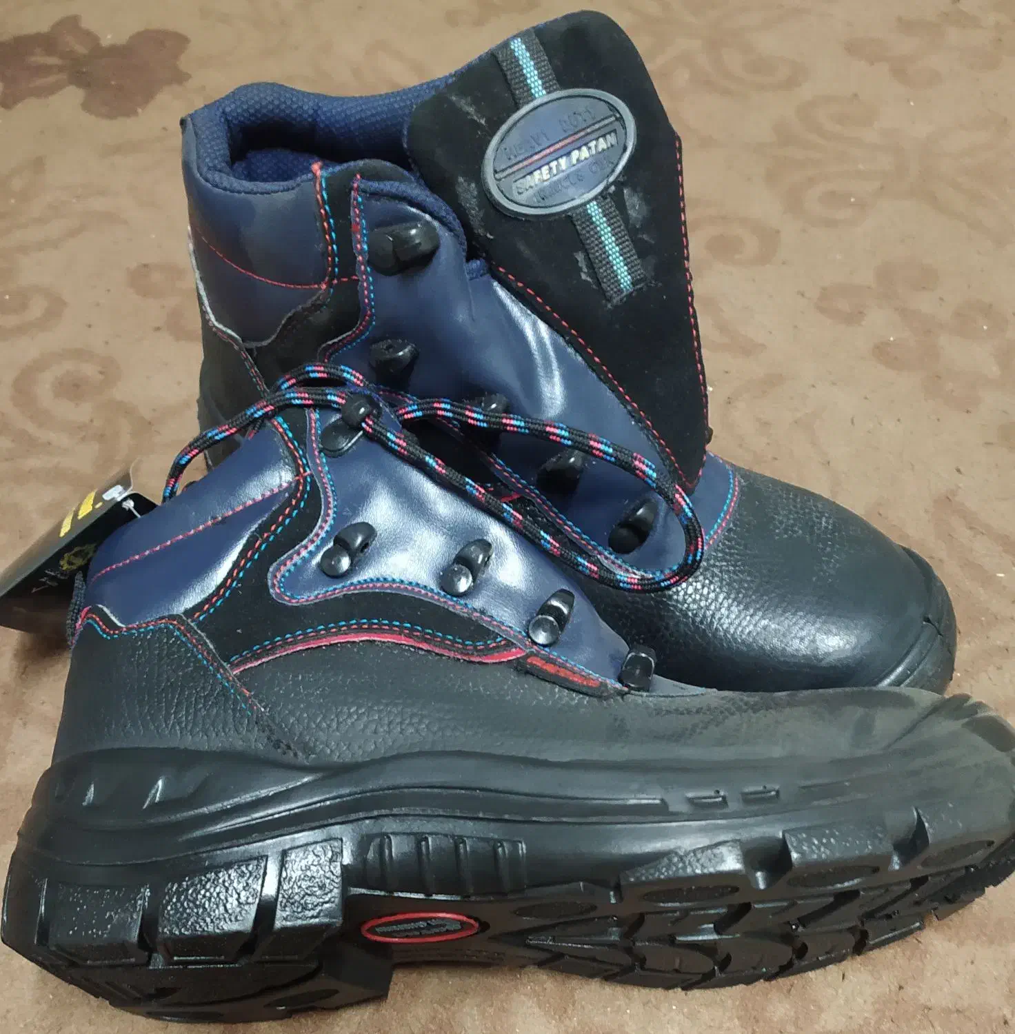 لباس کار|لباس|اراک, |دیوار