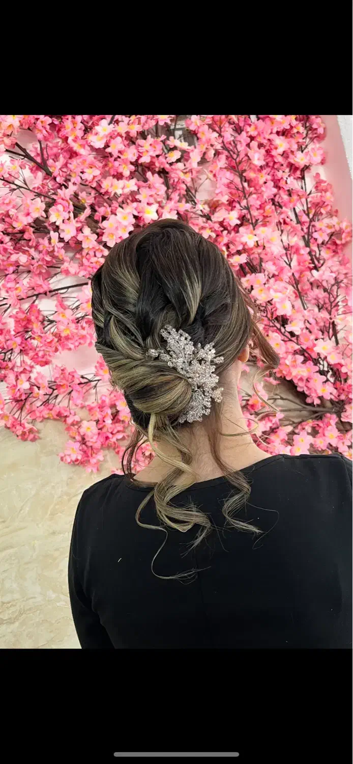 میکاپ و شینیون ویژه ۷۰۰|خدمات آرایشگری و زیبایی|ساوه, |دیوار