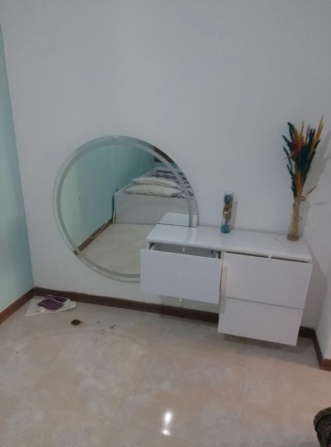 آینه|آینه|پیشوا, |دیوار