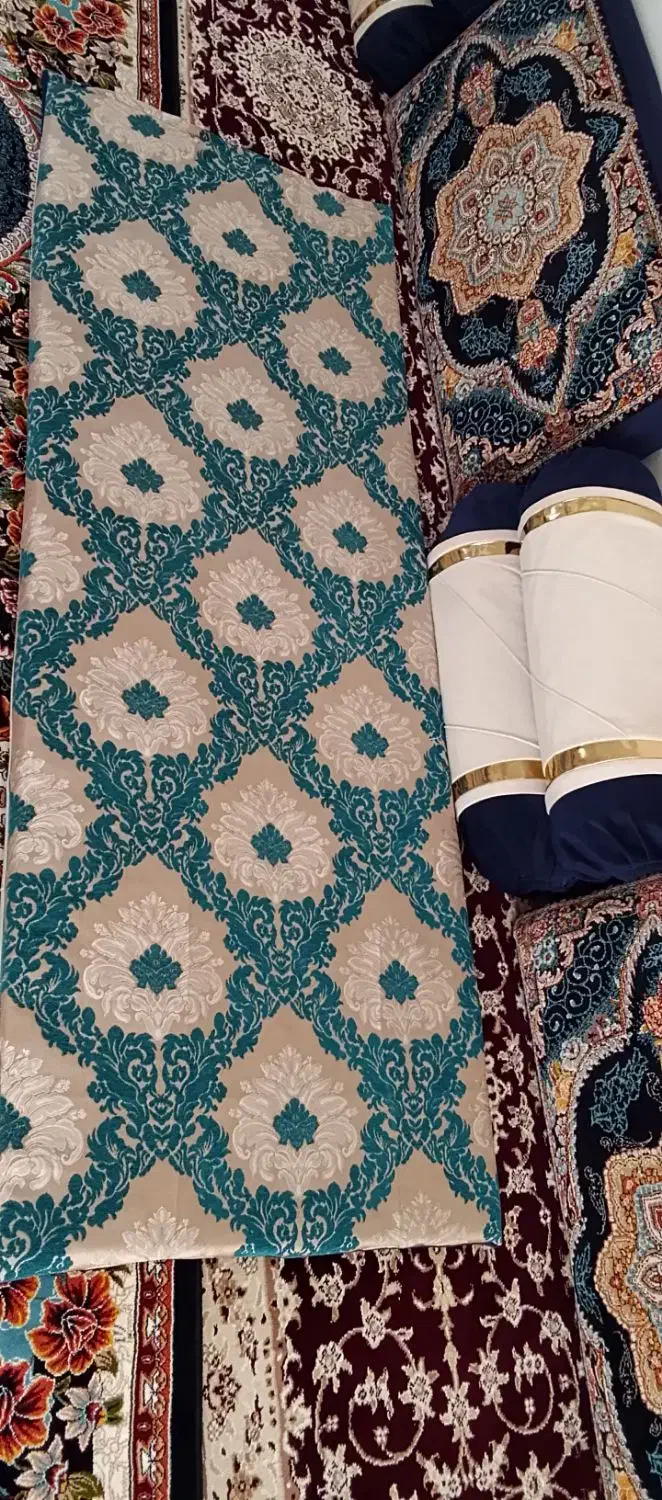 شاه نشین|رختخواب، بالش، پتو|الشتر, |دیوار