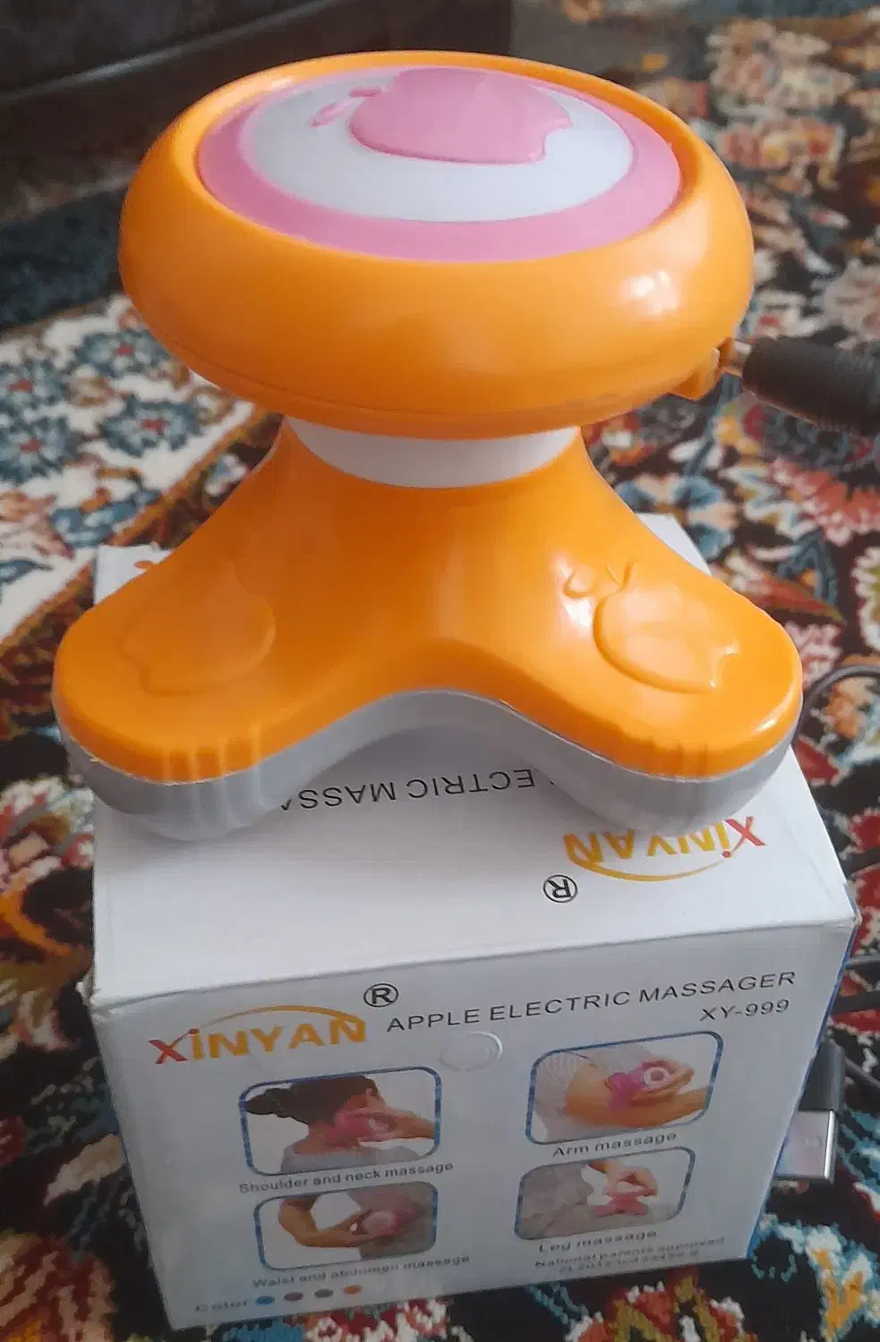 یک عدد ماساژور دستی همراه باسیم شارژ فروشی|آرایشی، بهداشتی، درمانی|فسا, |دیوار