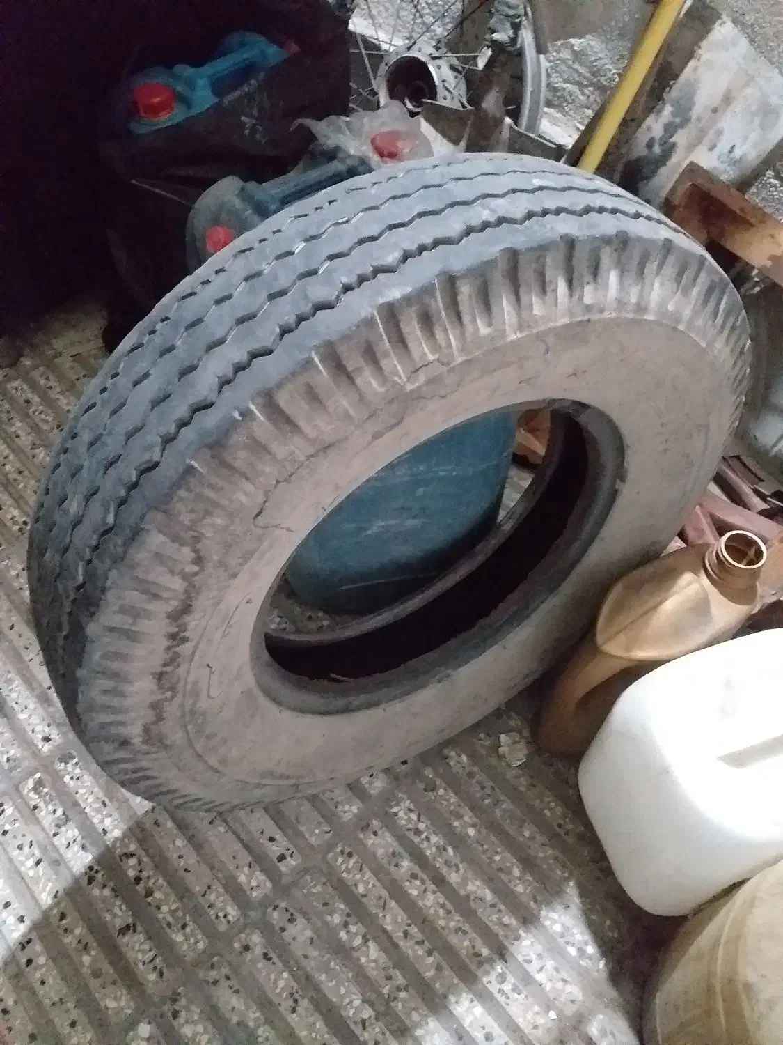 لاستیک دناکاربورات تیوب وانت مزدا1600|قطعات یدکی و لوازم جانبی|گرگان, |دیوار