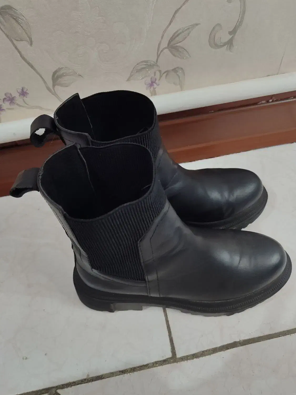 بوت|کیف، کفش، کمربند|شهریار, شهریار|دیوار