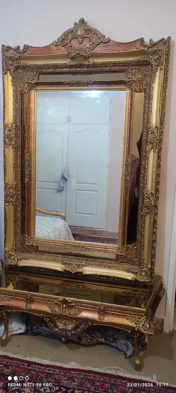 آینه|آینه|سبزوار, کاشفی شمالی (دادگستری)|دیوار