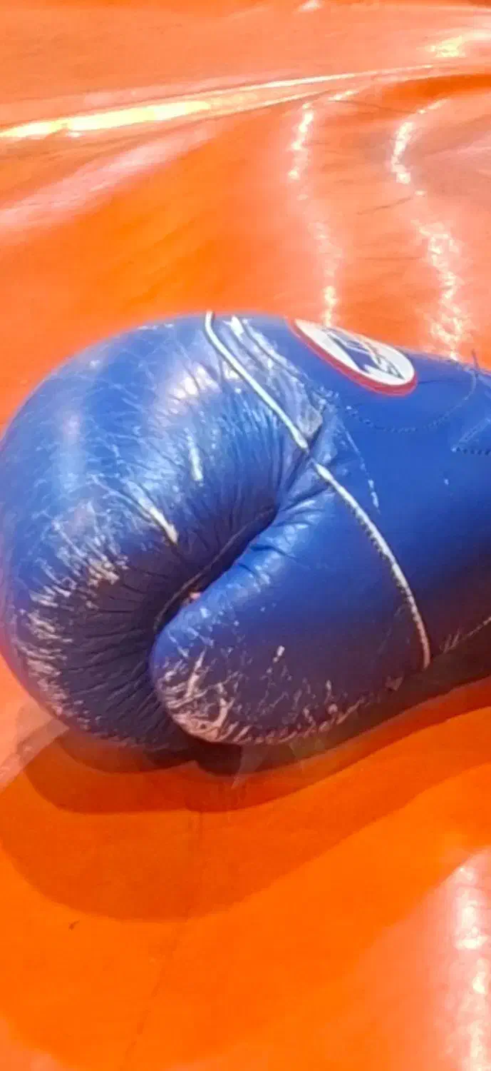 دست کش بوکس اتل دار|تجهیزات ورزشی|همدان, |دیوار