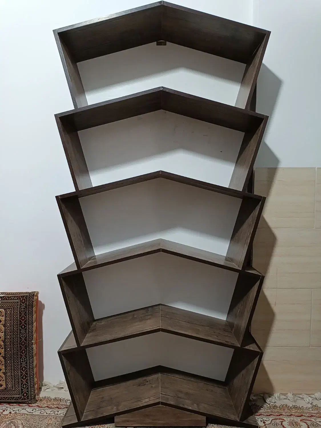 قفسه کتاب شیک و جادار|کتابخانه، شلف، قفسه‌های دیواری|کاشمر, |دیوار