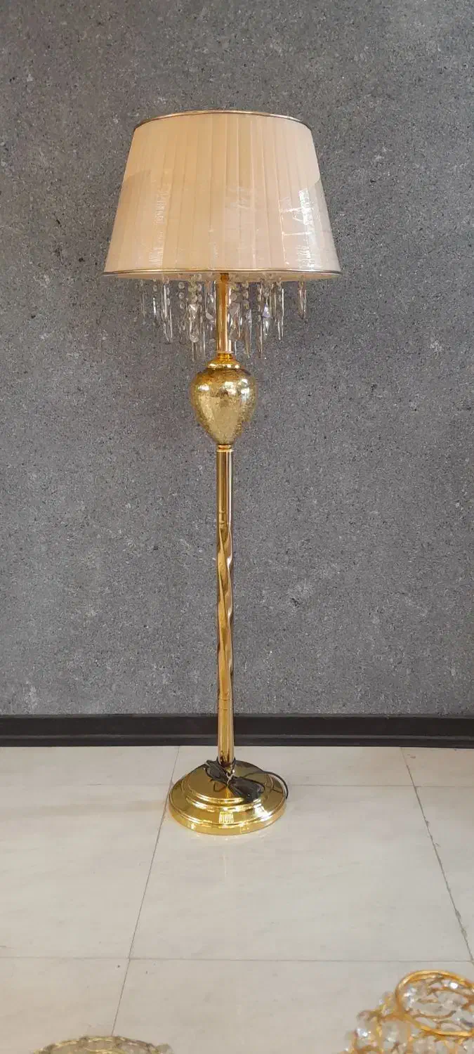 کنار سالنی|چراغ خواب و آباژور|همدان, |دیوار