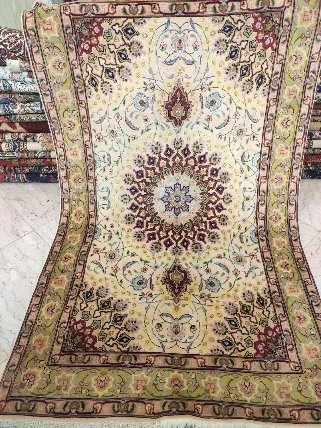 ذرع نیم خطیبی کف ابریشم|فرش|تهران, حکمت|دیوار