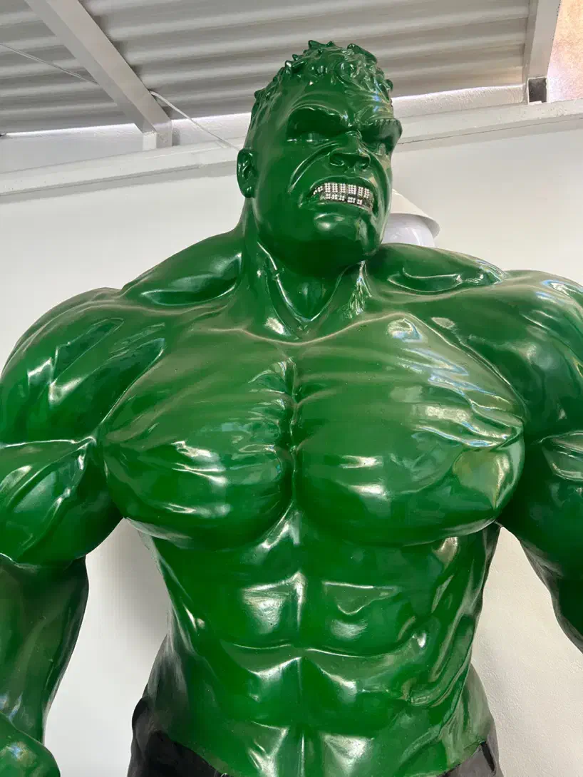 مجسمه هالک|مجسمه، تندیس، ماکت|هشتگرد, فاز ۳ مهستان|دیوار