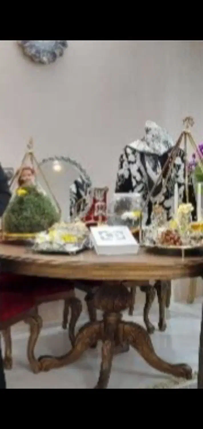 میز غذا خوری گرد ۲در۲ به تعداد۸نفره تمیز کم کار|میز و صندلی غذاخوری|اصفهان, احمدآباد|دیوار