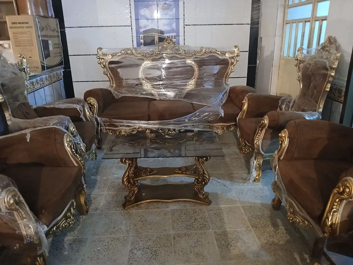 مبلمان کلاسیک بسیار شیک بدون شکستگی و پارگی ۱۶ت|مبلمان خانگی و میز عسلی|یاسوج, |دیوار