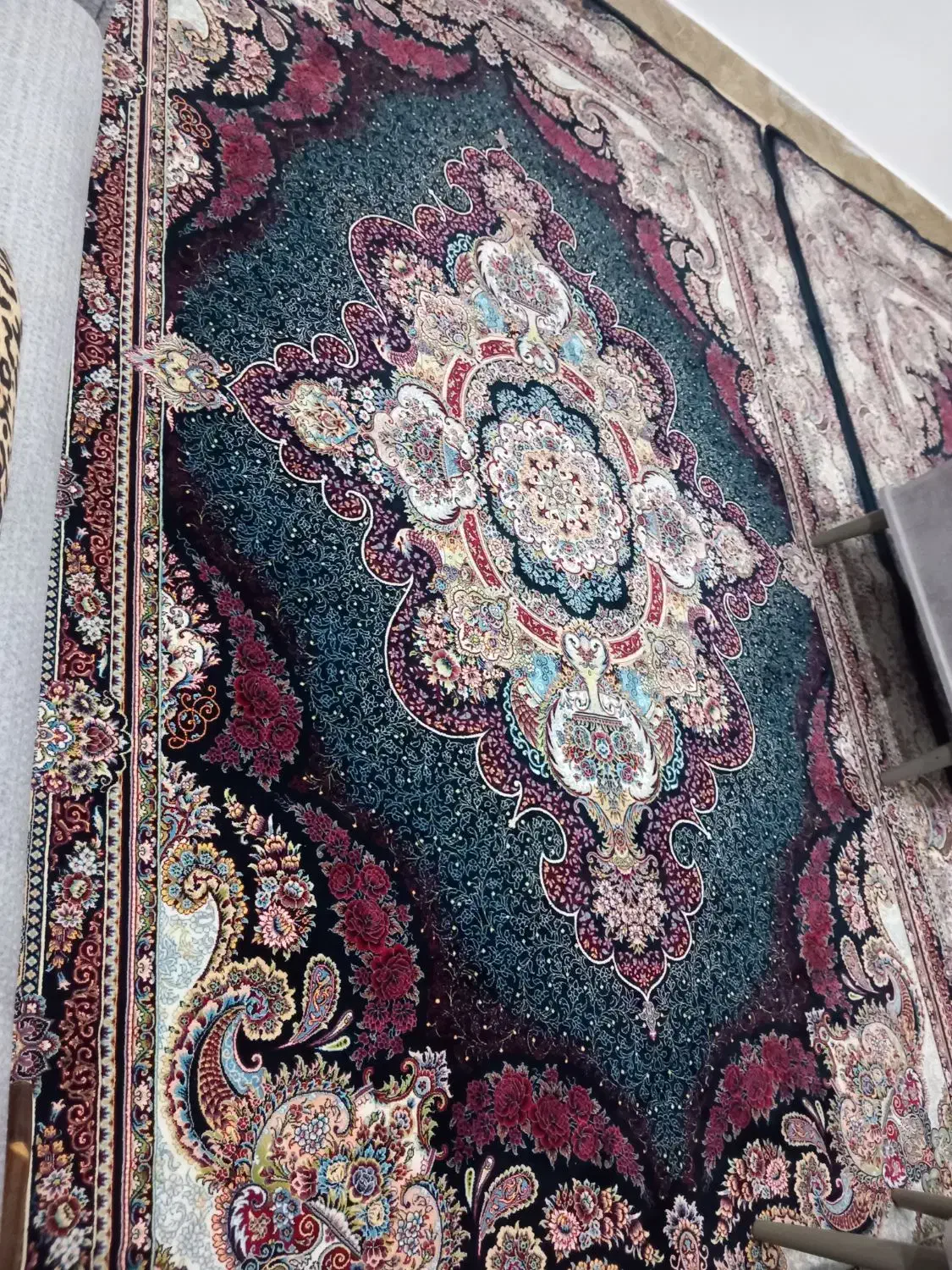 فرش در حد نو|فرش|خشکبیجار, |دیوار