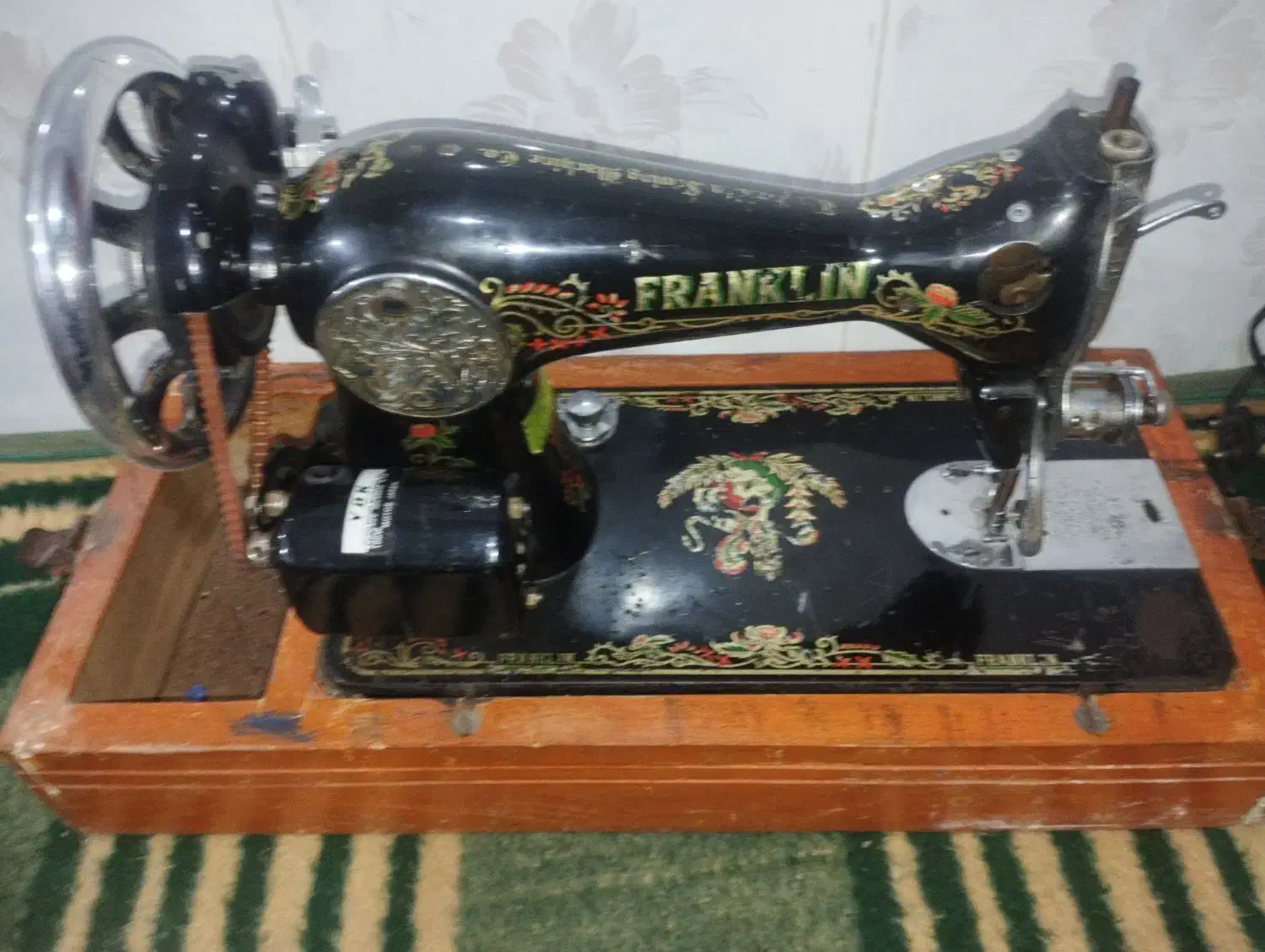 چرخ خیاطی برقی قدیمی اصل تمام وسایل فابریک اماده|چرخ خیاطی و ریسندگی|گنبد کاووس, |دیوار