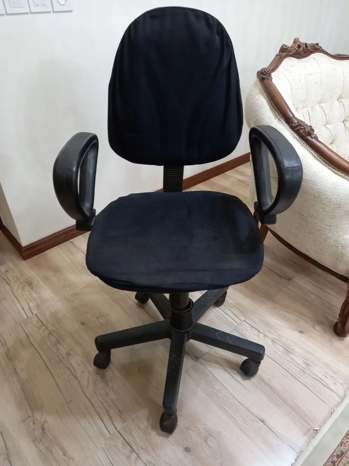 صندلی چرخدار  بدون جک وساده|دفتر کار|بندر انزلی, شیلات|دیوار