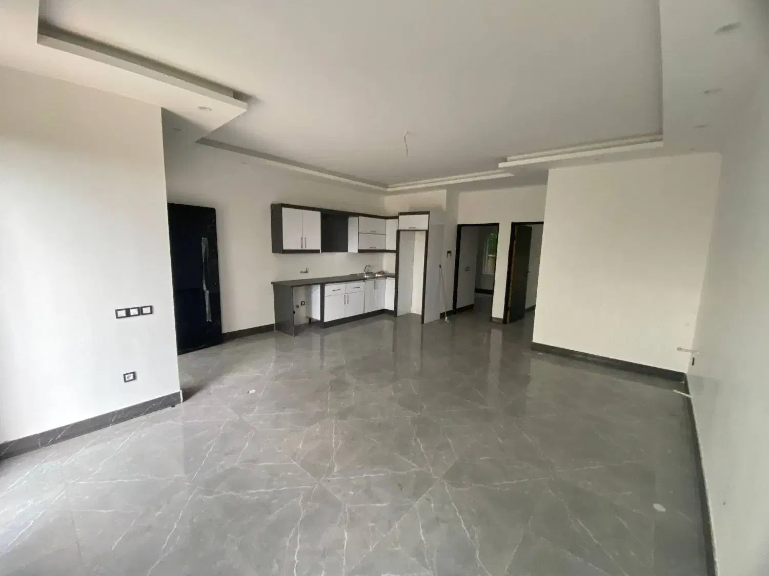 بایه چمدون لباس وارد ویلای خودت شو|فروش خانه و ویلا|چمستان, |دیوار