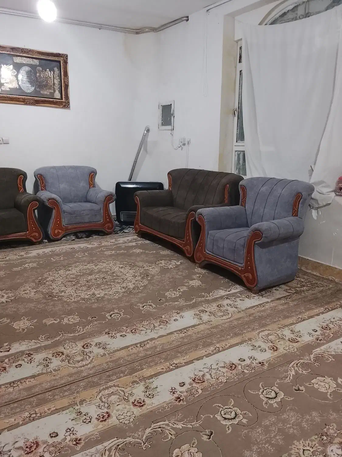 مبل راحتی ۲ماه کار کرده جنس مخمل|مبلمان خانگی و میز عسلی|بردسکن, |دیوار