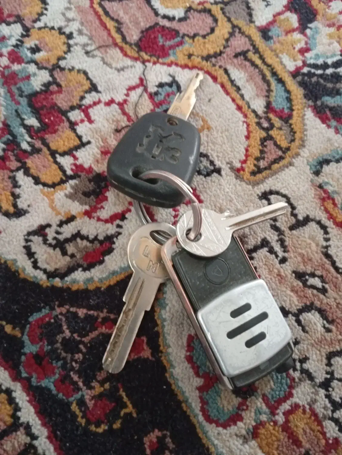 کلید سمند با ریموت پیدا شده|اشیا|یزد, |دیوار