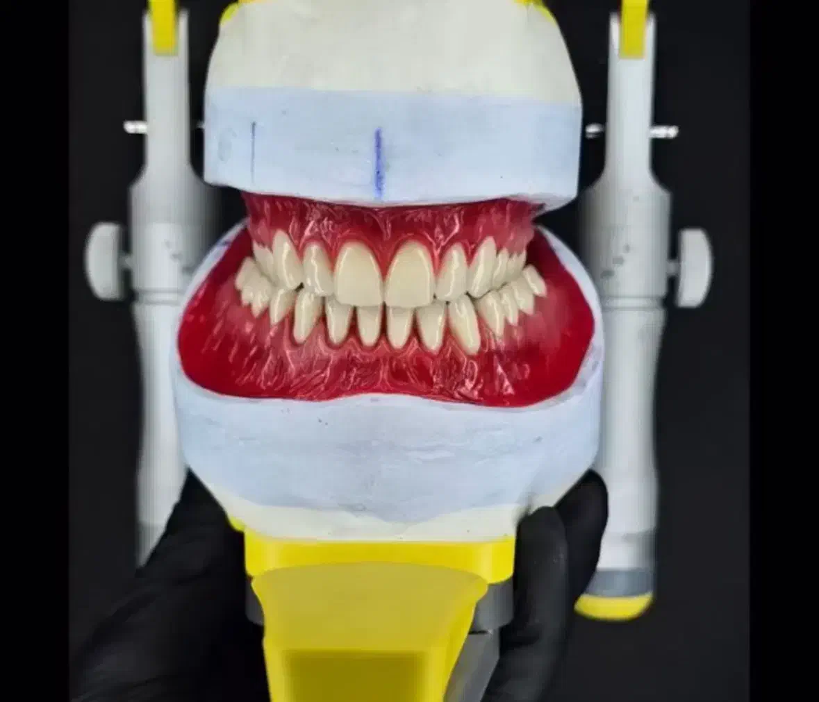 ساخت دندان مصنوعی|خدمات آرایشگری و زیبایی|اردبیل, |دیوار