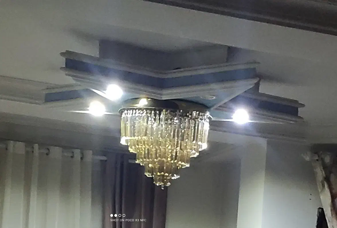 لوستر کریستالی|لوستر و چراغ آویز|رشت, گلسار|دیوار