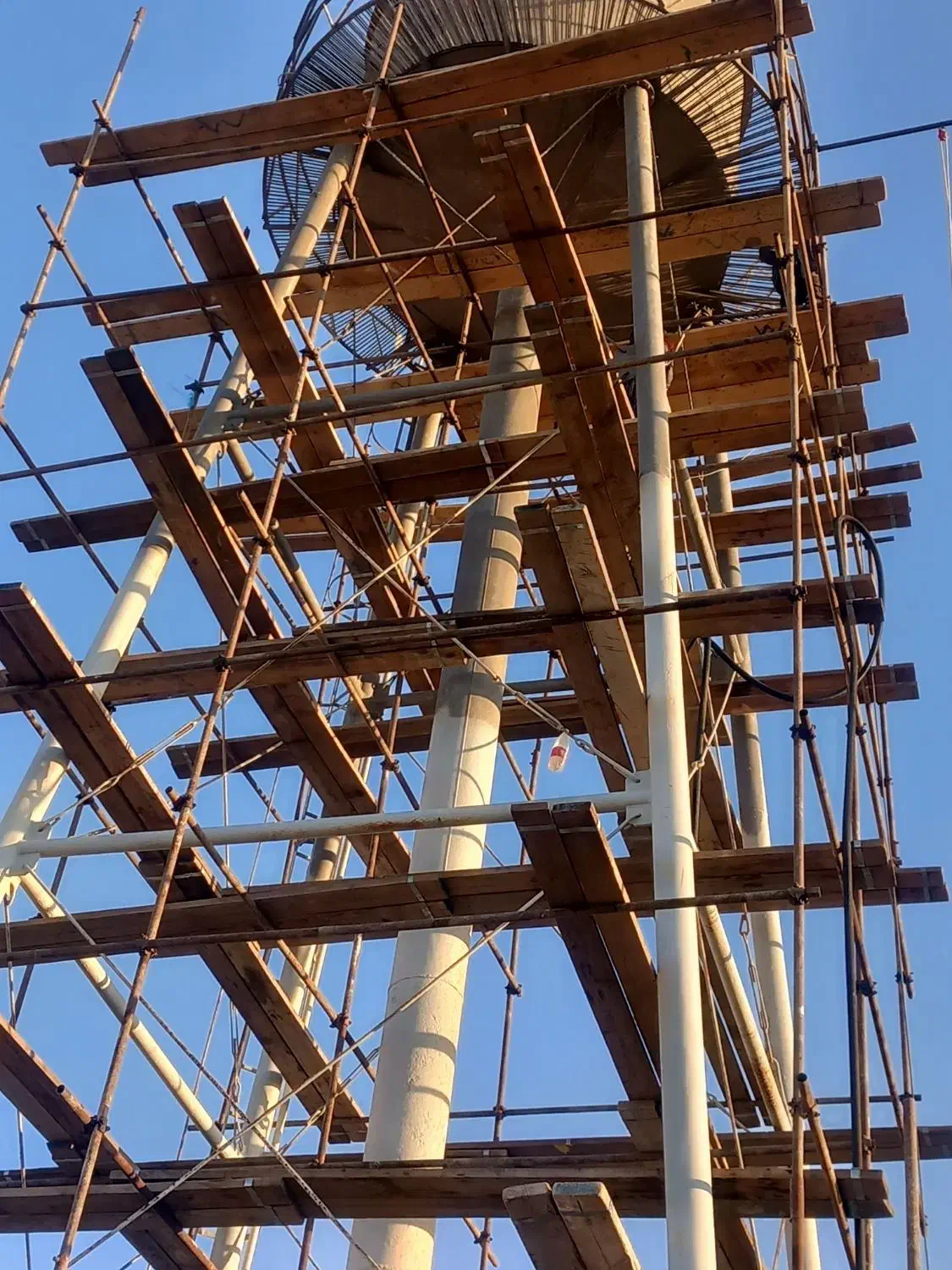 سندبلاست و رنگ آمیزی صنعتی|خدمات پیشه و مهارت|شیراز, کفترک|دیوار