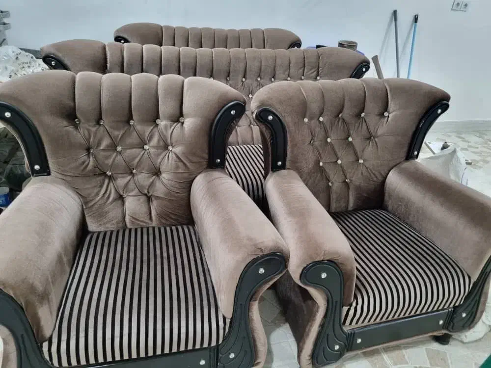 مبل ۷نفره|مبلمان خانگی و میز عسلی|دوگنبدان, |دیوار